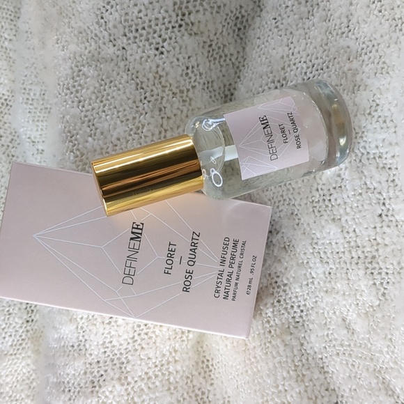 DefineMe Floret - Rose Quartz Crystal Infused Perfume Mist, 28ml/0.95fl oz - Picture 13 of 13